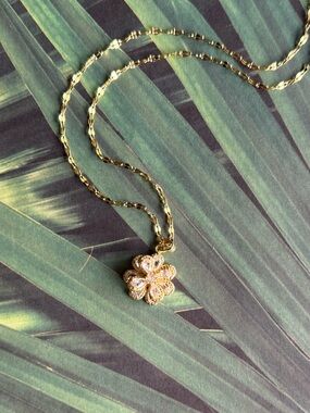 Gold Floral Pendant Necklace - Women Jewelry